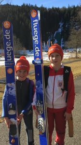 Die jungen Skispringer Max Wilke und Leonard Paulus